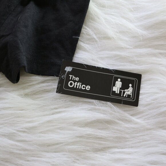 "I'd Rather Be Watching The Office" Graphic Tee – NWT 🖤📺 - Picture 4 of 9